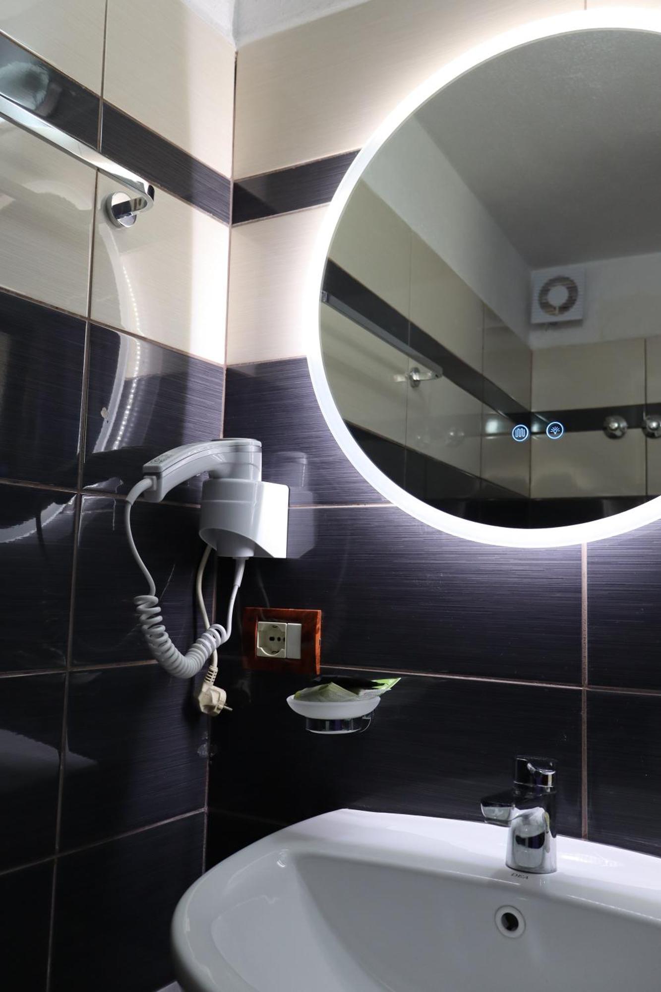 Bujtina Anlu Hotel Nepravishte Luaran gambar